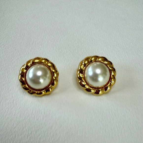 Vintage Pearl Gold-Tone Rope Twist Stud Earrings Womens Elegant Classic - Picture 7 of 8